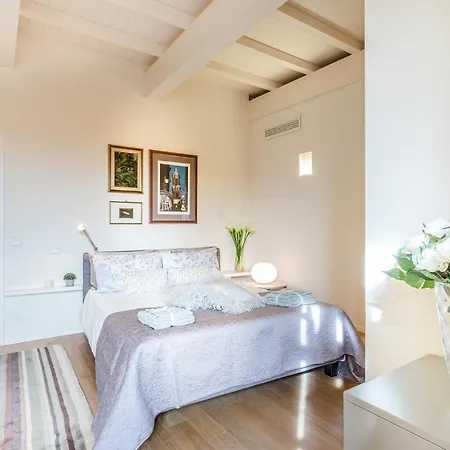 Appartamento Casa Cachi 2, Modern Spacious 2 Bedrooms With Terrace And Elevator *
